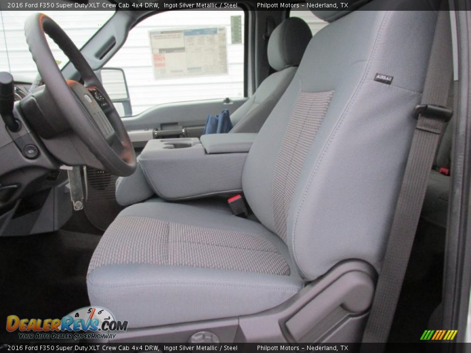 Front Seat of 2016 Ford F350 Super Duty XLT Crew Cab 4x4 DRW Photo #25