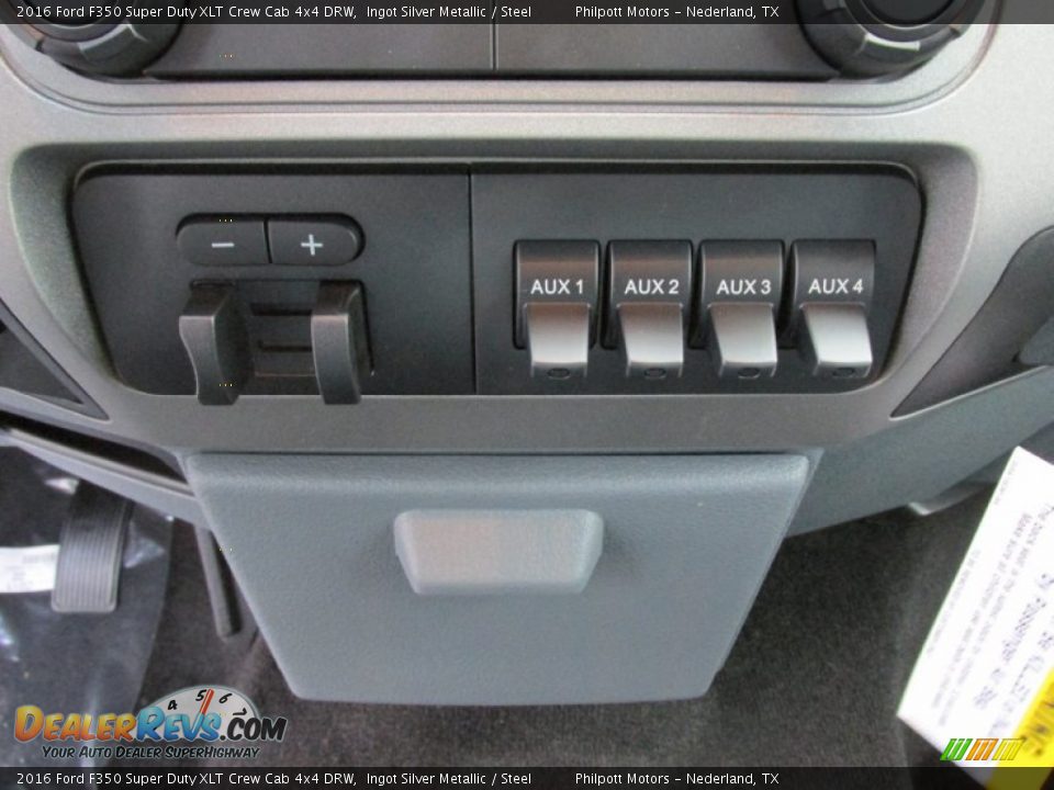 Controls of 2016 Ford F350 Super Duty XLT Crew Cab 4x4 DRW Photo #31