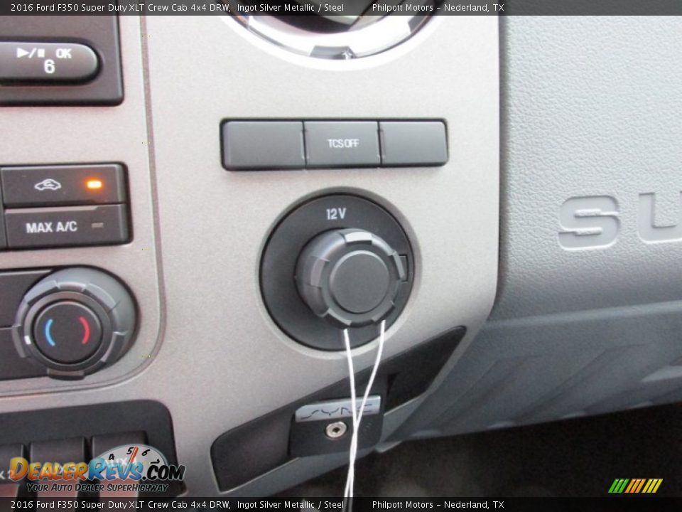 Controls of 2016 Ford F350 Super Duty XLT Crew Cab 4x4 DRW Photo #32