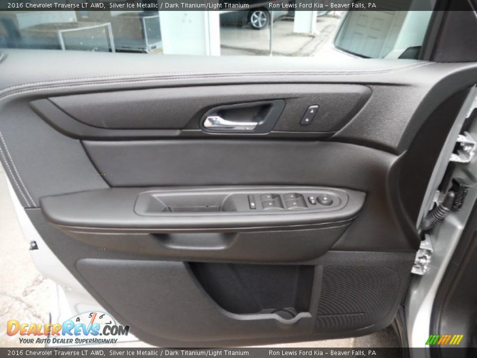 2016 Chevrolet Traverse LT AWD Silver Ice Metallic / Dark Titanium/Light Titanium Photo #15
