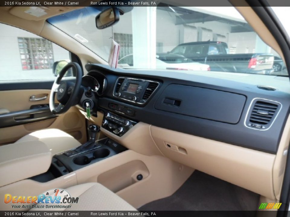 Dashboard of 2016 Kia Sedona LX Photo #2