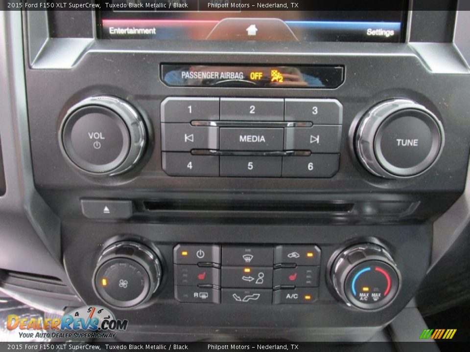 2015 Ford F150 XLT SuperCrew Tuxedo Black Metallic / Black Photo #28