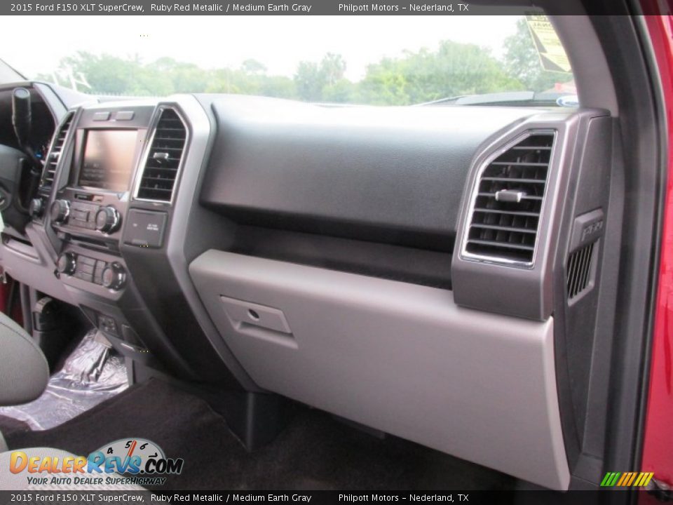 2015 Ford F150 XLT SuperCrew Ruby Red Metallic / Medium Earth Gray Photo #17