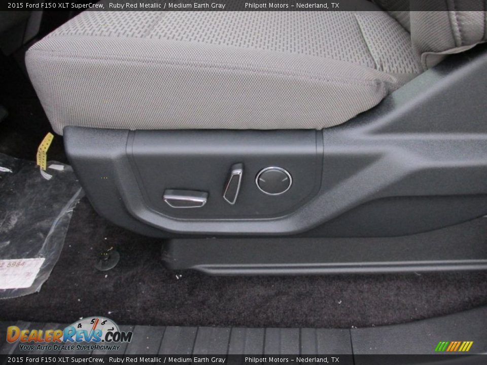 2015 Ford F150 XLT SuperCrew Ruby Red Metallic / Medium Earth Gray Photo #23