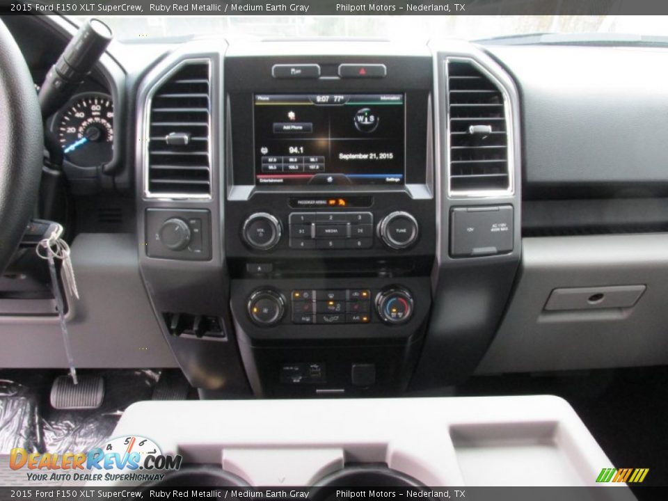 2015 Ford F150 XLT SuperCrew Ruby Red Metallic / Medium Earth Gray Photo #25