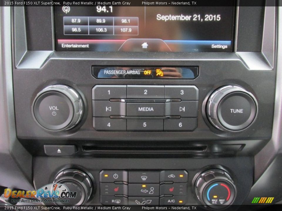 2015 Ford F150 XLT SuperCrew Ruby Red Metallic / Medium Earth Gray Photo #27