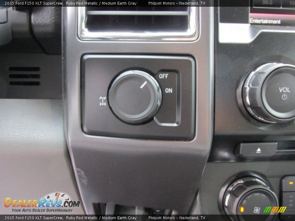 2015 Ford F150 XLT SuperCrew Ruby Red Metallic / Medium Earth Gray Photo #29