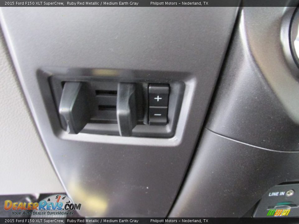 2015 Ford F150 XLT SuperCrew Ruby Red Metallic / Medium Earth Gray Photo #30