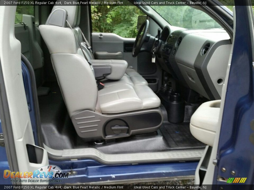 2007 Ford F150 XL Regular Cab 4x4 Dark Blue Pearl Metallic / Medium Flint Photo #9