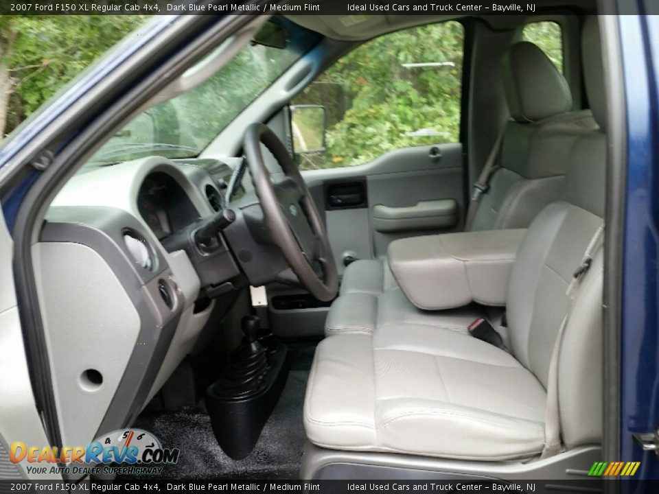 2007 Ford F150 XL Regular Cab 4x4 Dark Blue Pearl Metallic / Medium Flint Photo #18