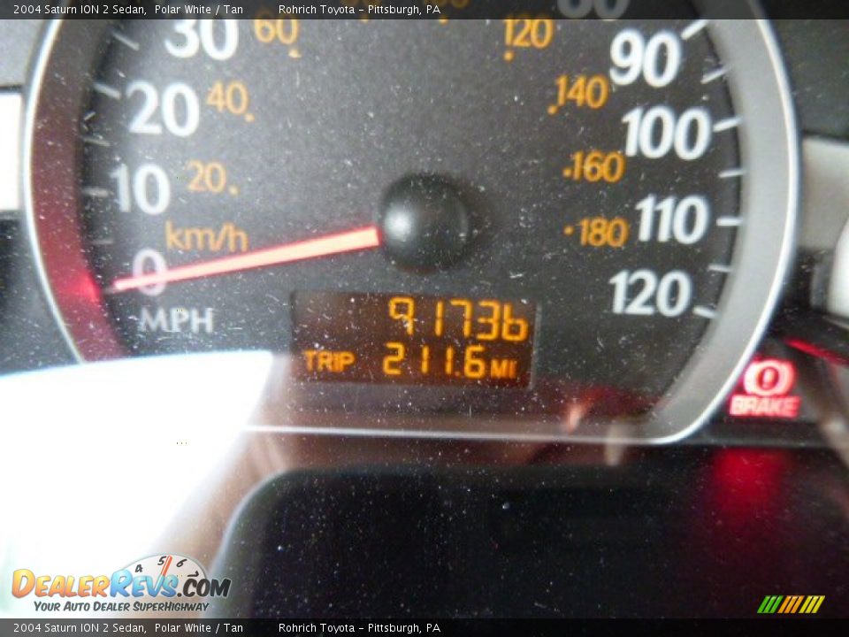 2004 Saturn ION 2 Sedan Polar White / Tan Photo #9