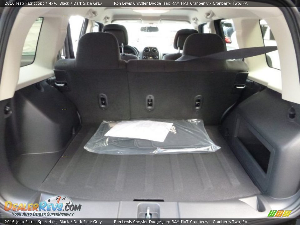 2016 Jeep Patriot Sport 4x4 Trunk Photo #4