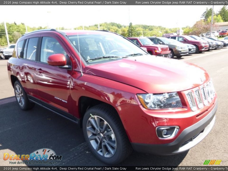 Front 3/4 View of 2016 Jeep Compass High Altitude 4x4 Photo #9