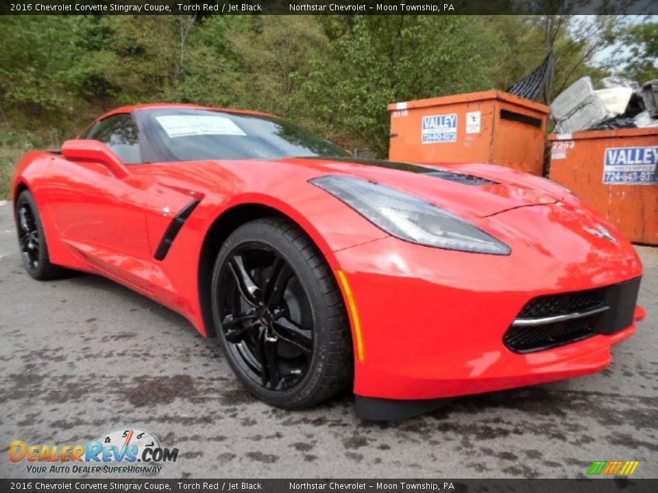 Front 3/4 View of 2016 Chevrolet Corvette Stingray Coupe Photo #3