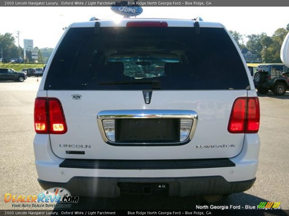 2003 Lincoln Navigator Luxury Oxford White / Light Parchment Photo #4