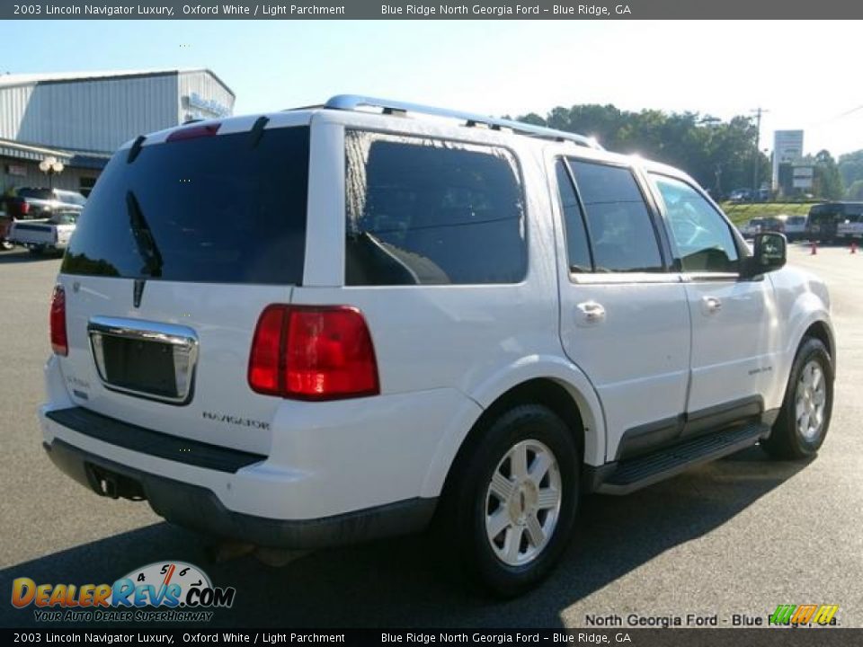 2003 Lincoln Navigator Luxury Oxford White / Light Parchment Photo #5