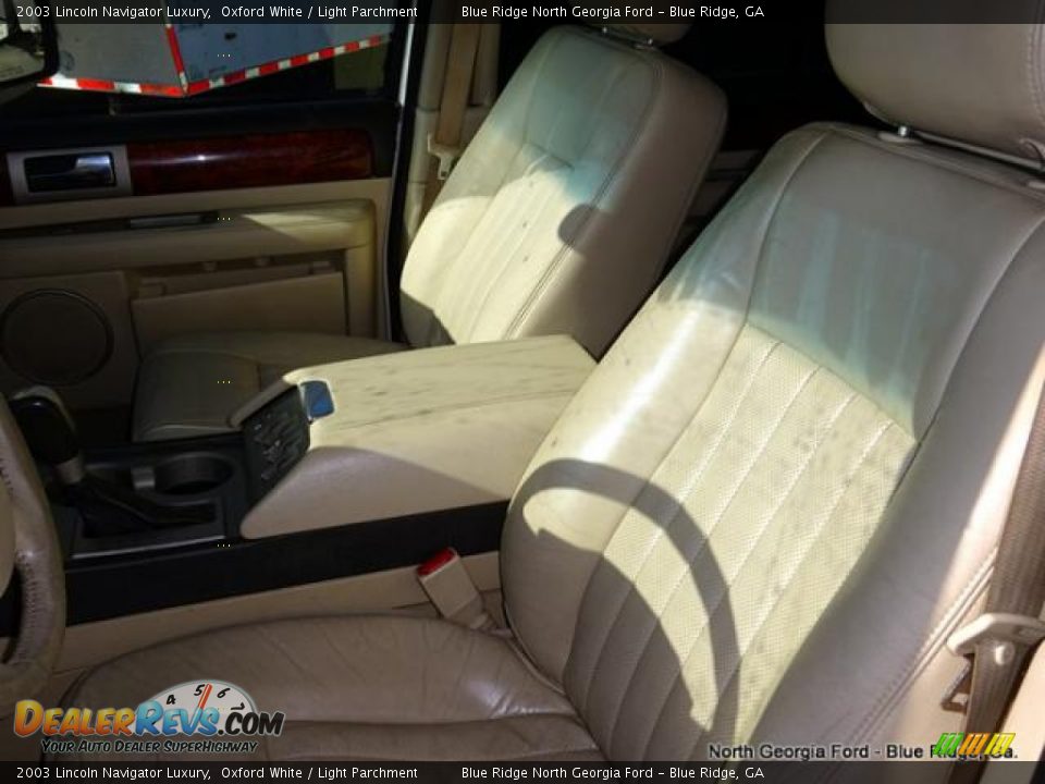 2003 Lincoln Navigator Luxury Oxford White / Light Parchment Photo #9