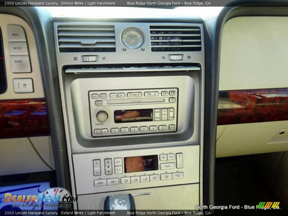 2003 Lincoln Navigator Luxury Oxford White / Light Parchment Photo #14
