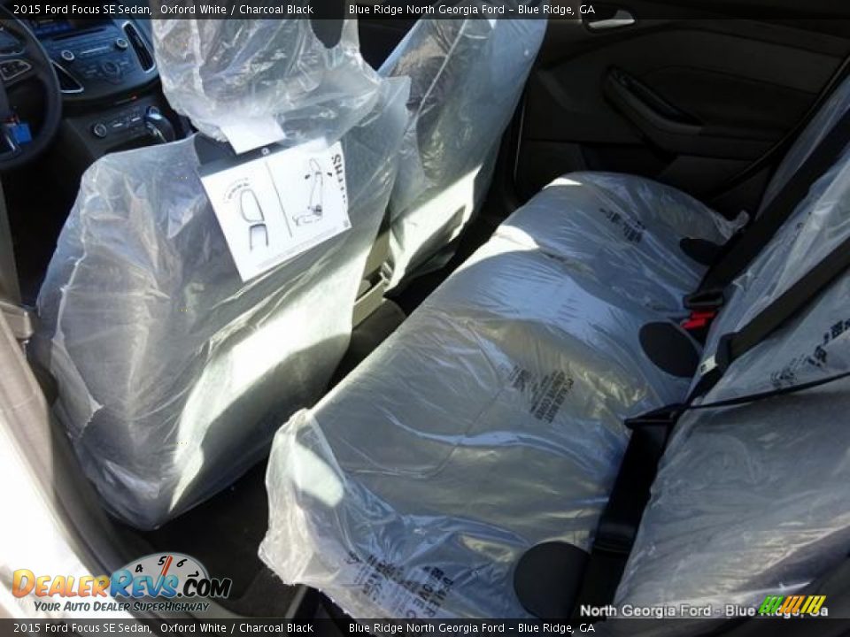 2015 Ford Focus SE Sedan Oxford White / Charcoal Black Photo #29