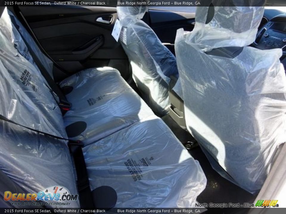 2015 Ford Focus SE Sedan Oxford White / Charcoal Black Photo #30
