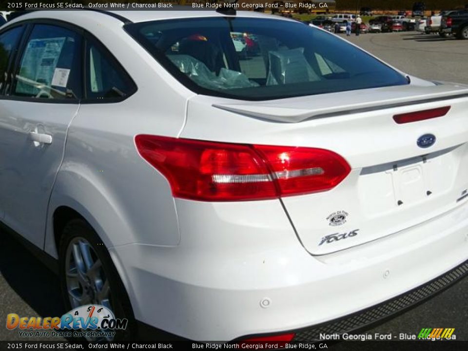 2015 Ford Focus SE Sedan Oxford White / Charcoal Black Photo #34