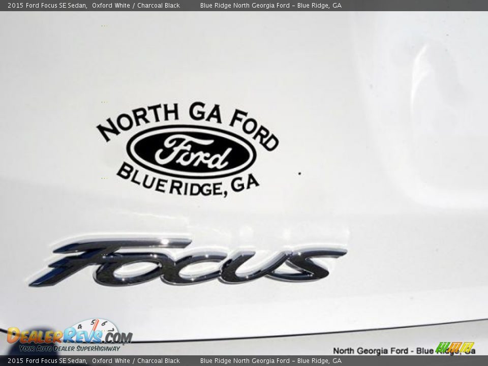 2015 Ford Focus SE Sedan Oxford White / Charcoal Black Photo #35