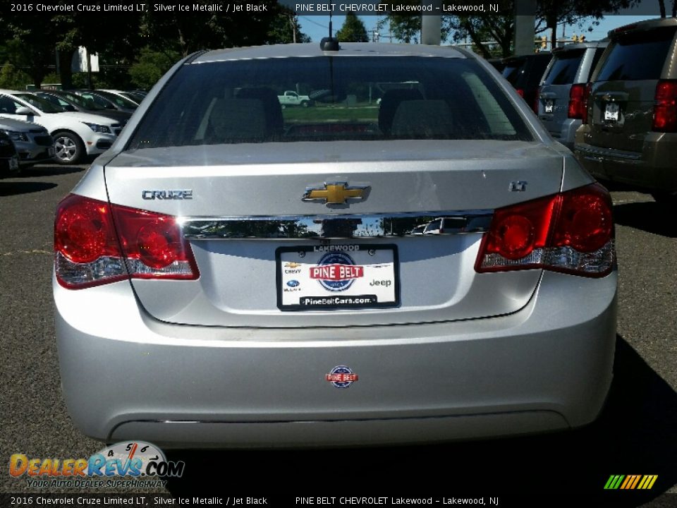 2016 Chevrolet Cruze Limited LT Silver Ice Metallic / Jet Black Photo #5