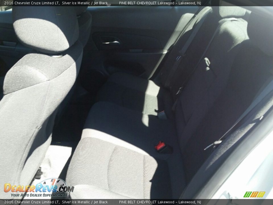 2016 Chevrolet Cruze Limited LT Silver Ice Metallic / Jet Black Photo #6