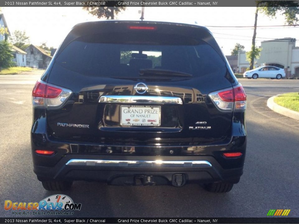 2013 Nissan Pathfinder SL 4x4 Super Black / Charcoal Photo #6