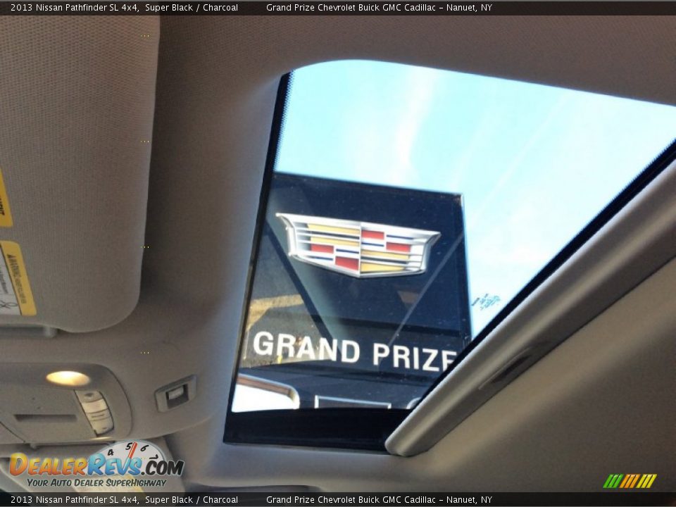 2013 Nissan Pathfinder SL 4x4 Super Black / Charcoal Photo #17