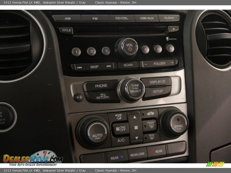 Controls of 2013 Honda Pilot LX 4WD Photo #10