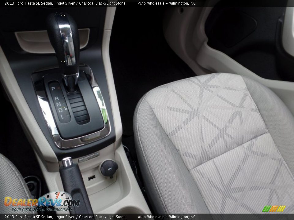 2013 Ford Fiesta SE Sedan Ingot Silver / Charcoal Black/Light Stone Photo #20