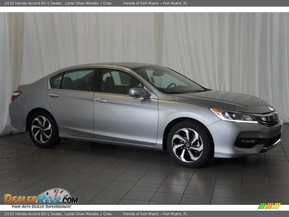 Front 3/4 View of 2016 Honda Accord EX-L Sedan Photo #5