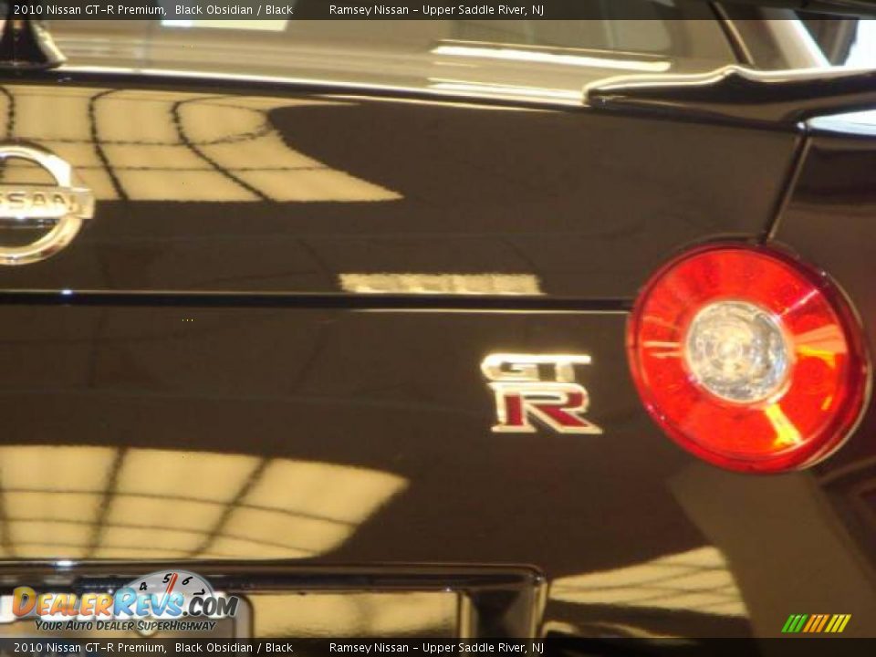 2010 Nissan GT-R Premium Black Obsidian / Black Photo #10