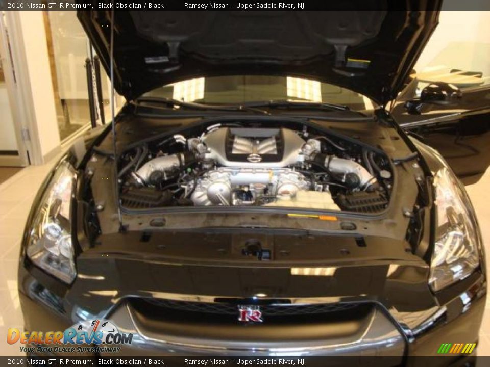 2010 Nissan GT-R Premium Black Obsidian / Black Photo #17