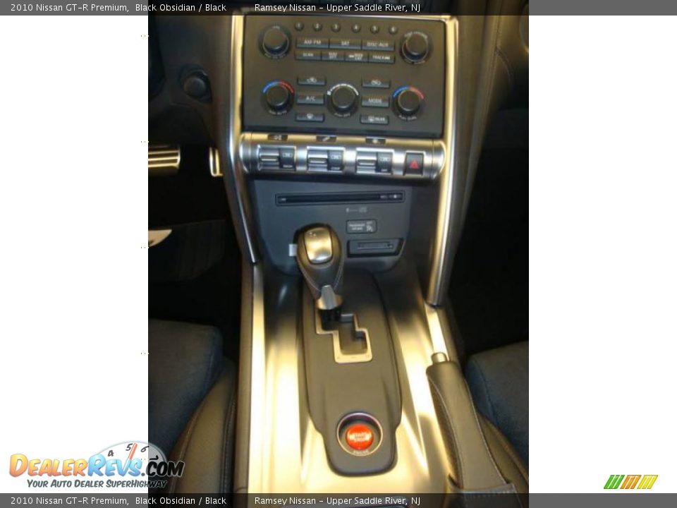 2010 Nissan GT-R Premium Black Obsidian / Black Photo #25