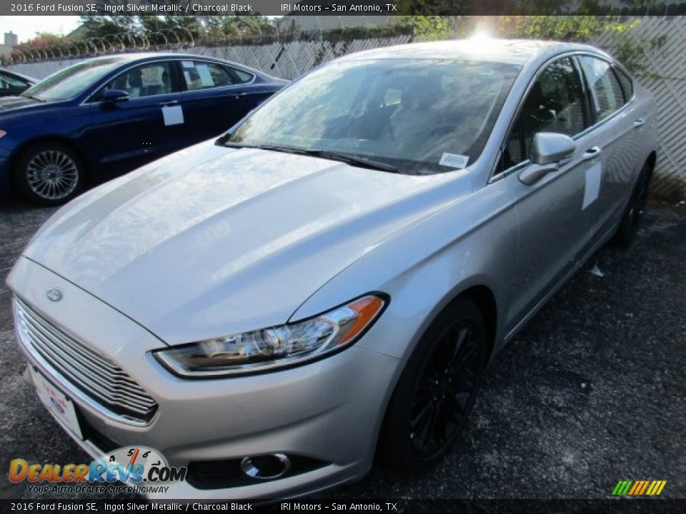 2016 Ford Fusion SE Ingot Silver Metallic / Charcoal Black Photo #2