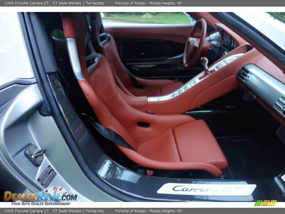 Front Seat of 2005 Porsche Carrera GT  Photo #18