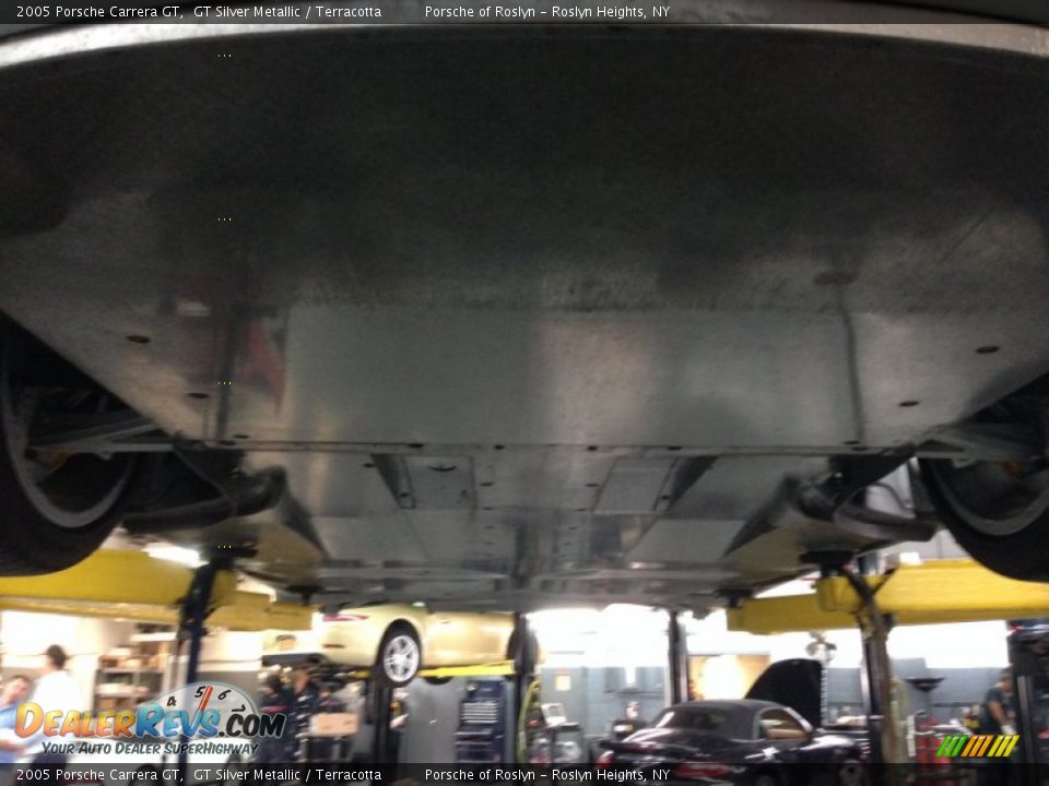 Undercarriage of 2005 Porsche Carrera GT  Photo #30