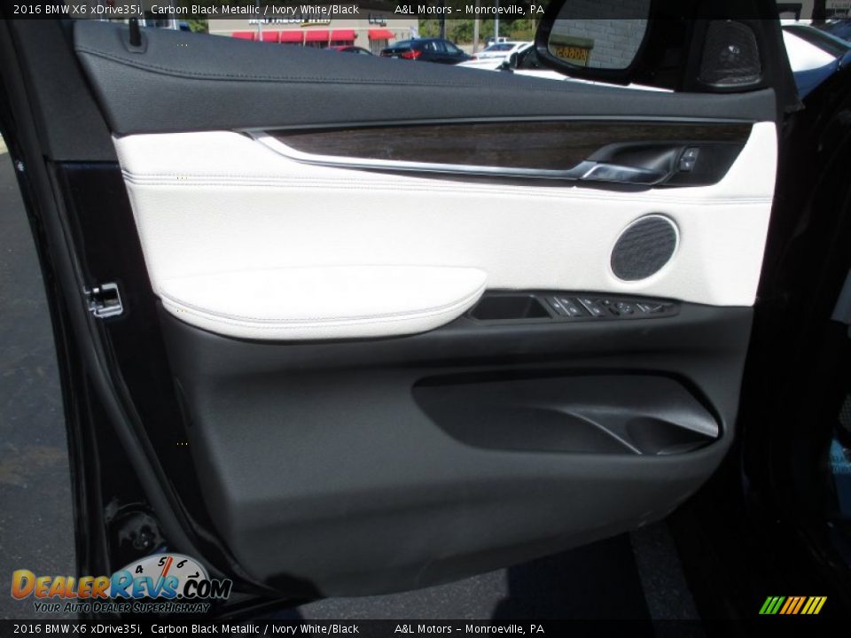 Door Panel of 2016 BMW X6 xDrive35i Photo #10