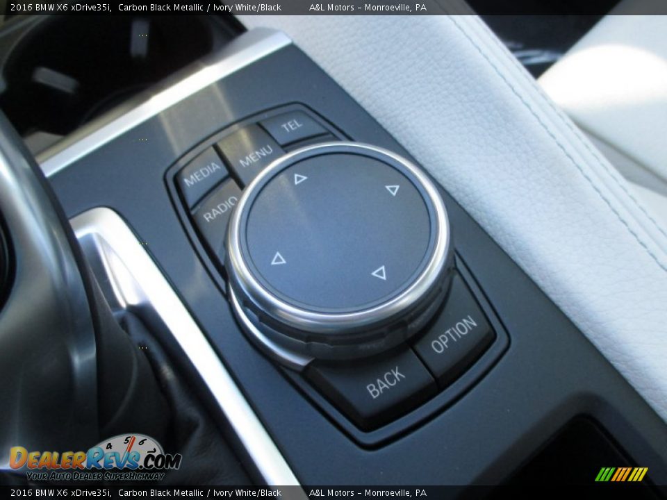 Controls of 2016 BMW X6 xDrive35i Photo #17