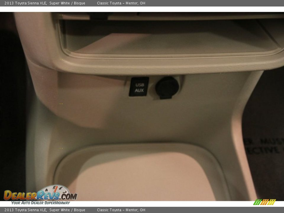 2013 Toyota Sienna XLE Super White / Bisque Photo #13