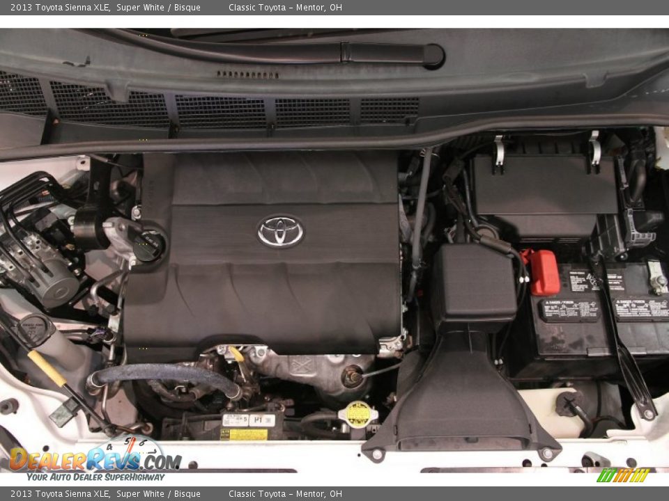 2013 Toyota Sienna XLE Super White / Bisque Photo #21