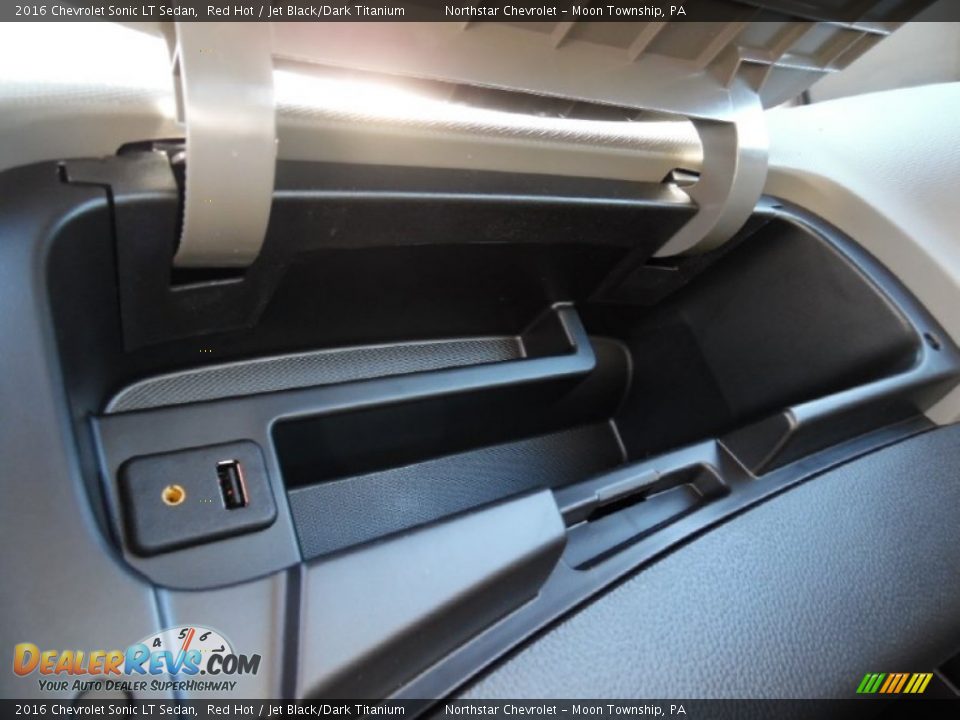 2016 Chevrolet Sonic LT Sedan Red Hot / Jet Black/Dark Titanium Photo #19