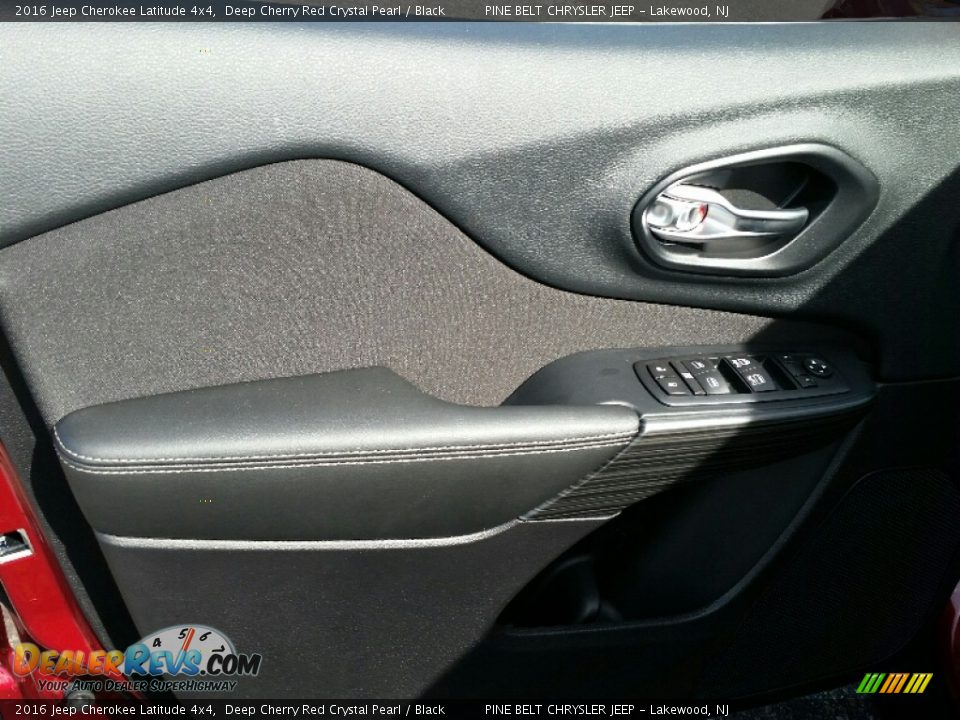 2016 Jeep Cherokee Latitude 4x4 Deep Cherry Red Crystal Pearl / Black Photo #8