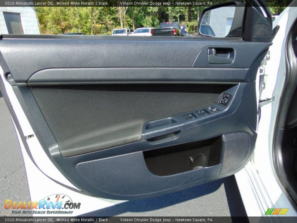 2010 Mitsubishi Lancer DE Wicked White Metallic / Black Photo #12
