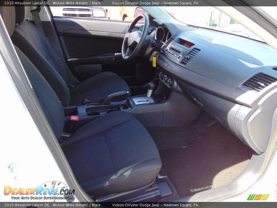 2010 Mitsubishi Lancer DE Wicked White Metallic / Black Photo #17