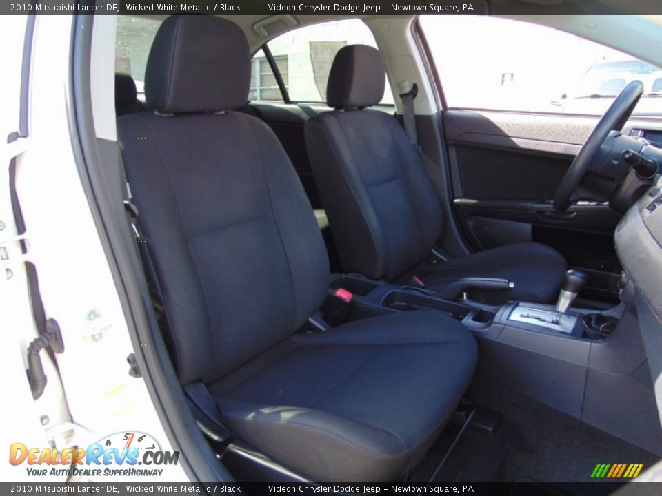 2010 Mitsubishi Lancer DE Wicked White Metallic / Black Photo #18
