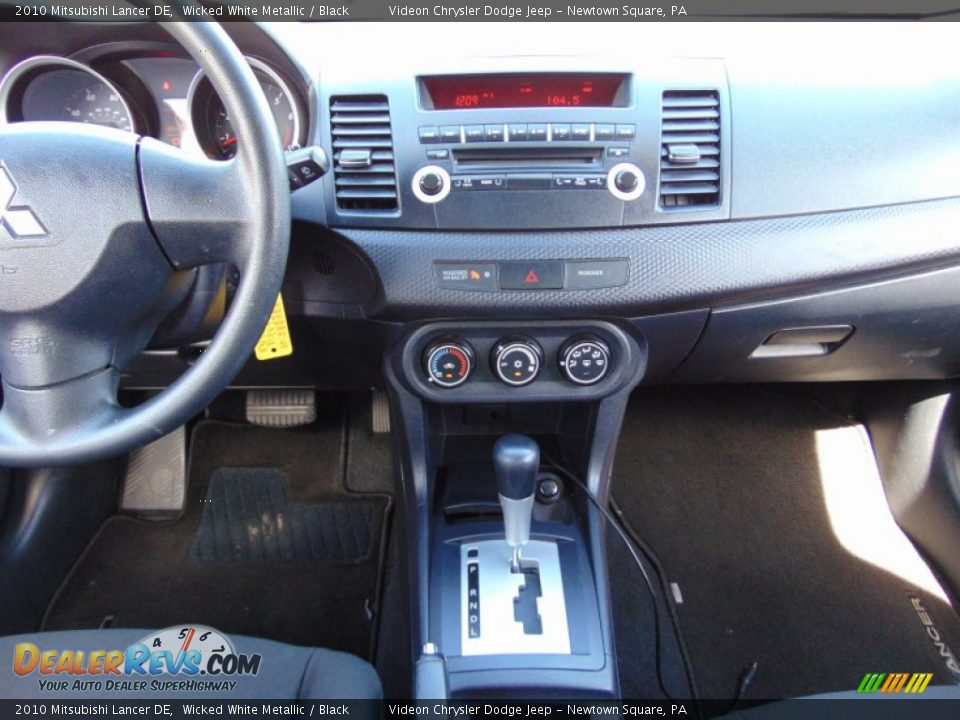 2010 Mitsubishi Lancer DE Wicked White Metallic / Black Photo #22