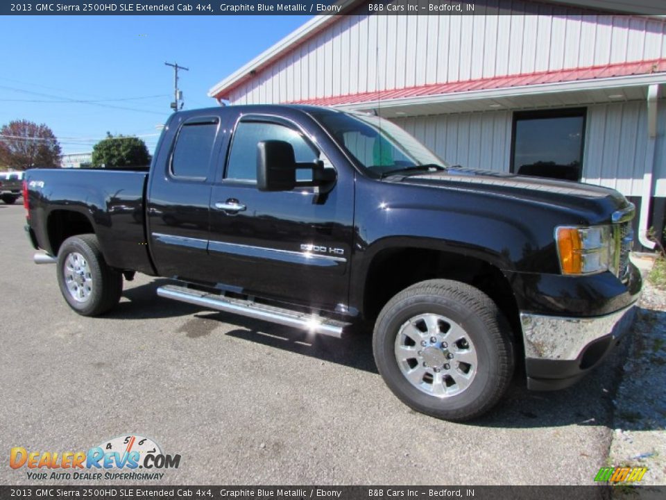 Front 3/4 View of 2013 GMC Sierra 2500HD SLE Extended Cab 4x4 Photo #7